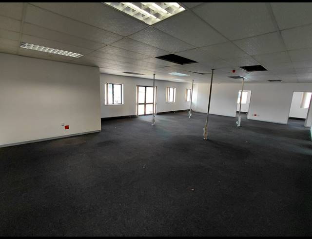 279M² OFFICE TO LET IN BRYANSTON